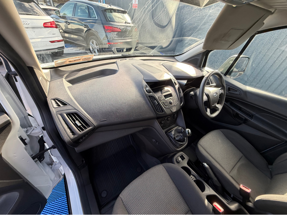 2018 Ford Transit Connect - image 41