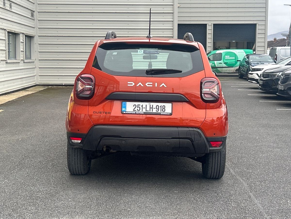 2025 Dacia Duster - image 10