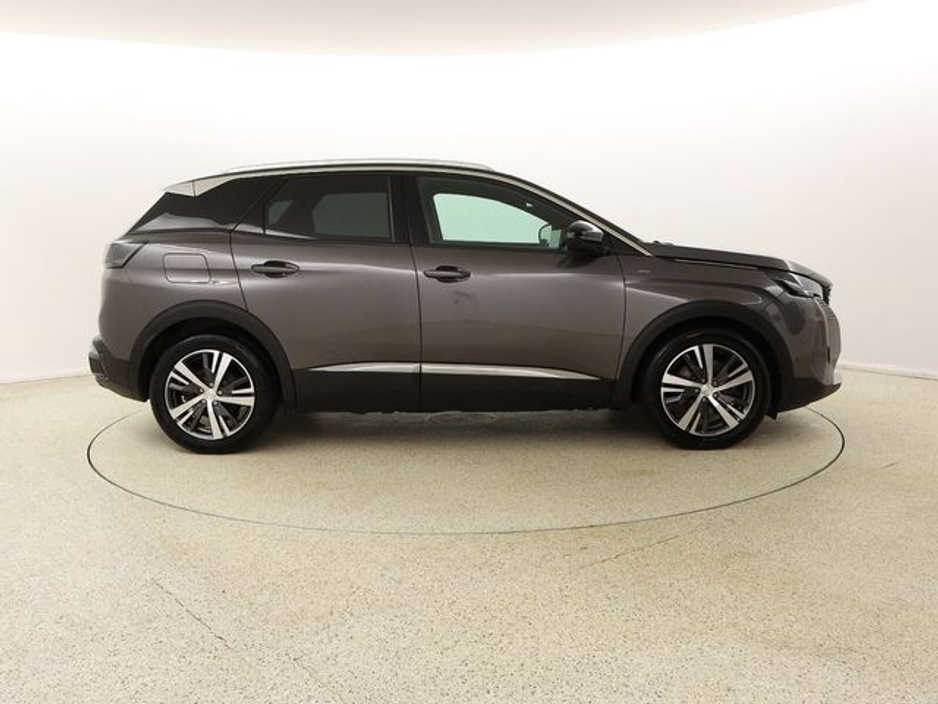 2023 Peugeot 3008 - image 8