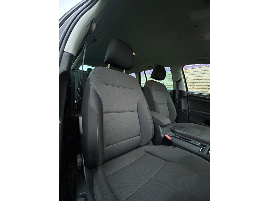 2019 Volkswagen Golf  €18,500