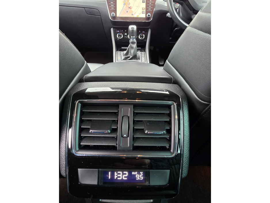 2020 Skoda Superb - image 20