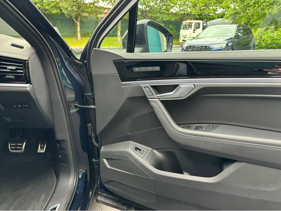 2023 Volkswagen Touareg N1 2 Seat Commercial Van €59,950