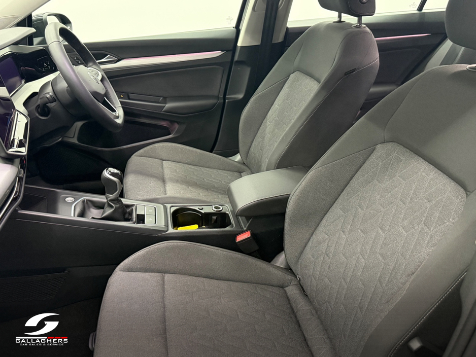 2025 Volkswagen Golf - image 24