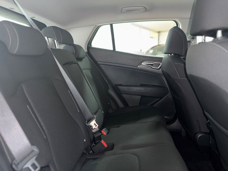 2024 Kia Sportage - image 5