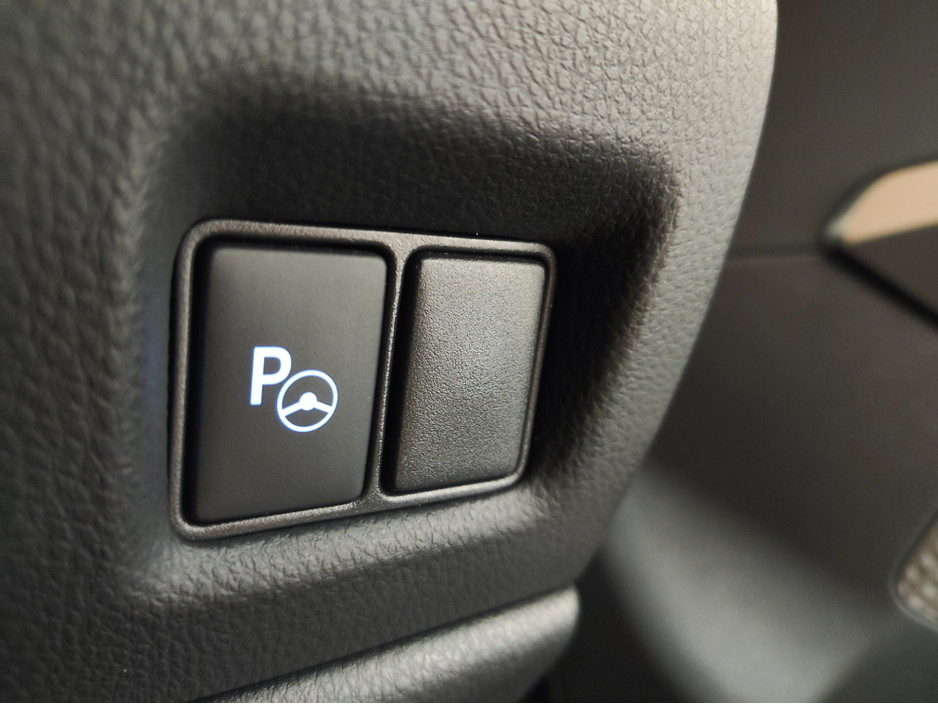 2022 Toyota C-HR - image 14