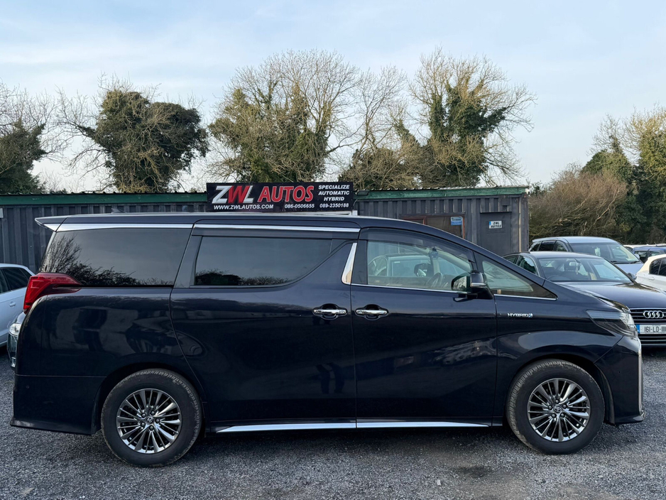 2021 Toyota Alphard - image 5