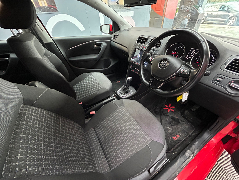 2017 Volkswagen Polo - image 4