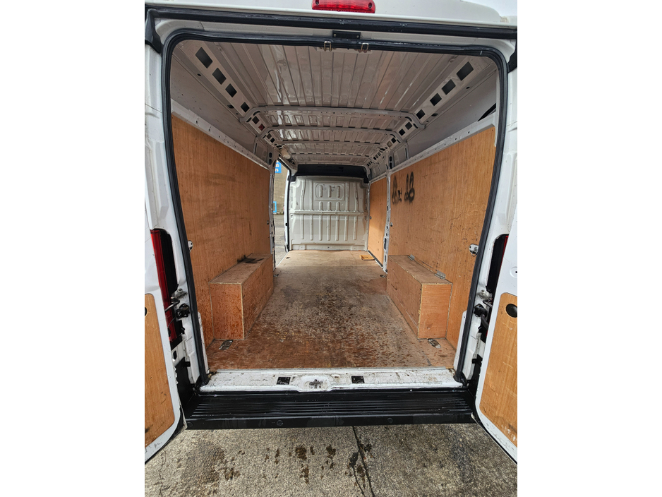 2022 Opel Movano - image 10