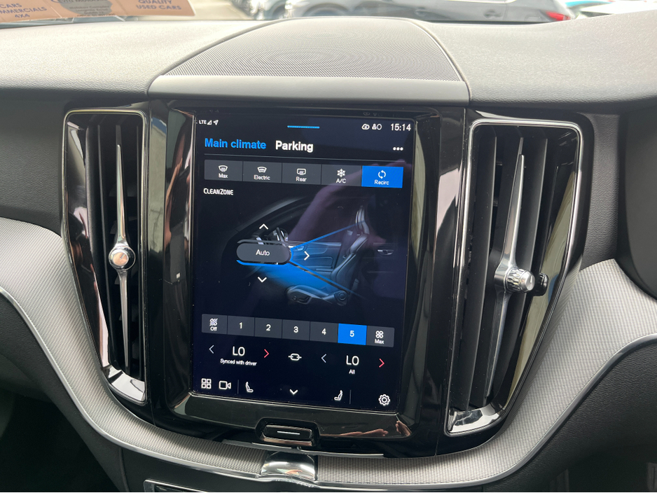 2023 Volvo XC60 - image 20