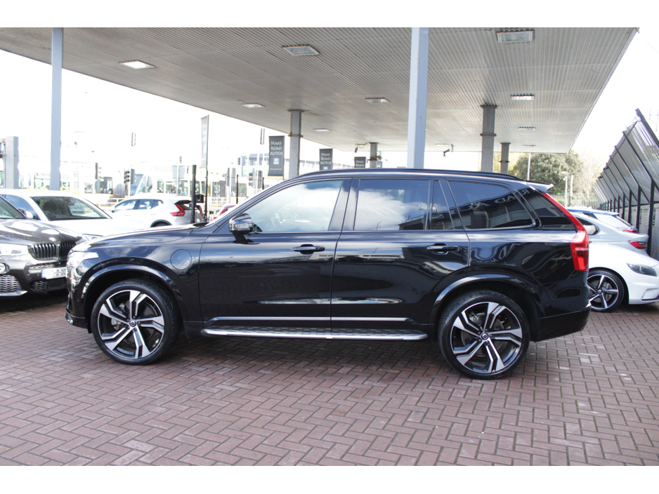 2023 Volvo XC90 - image 7