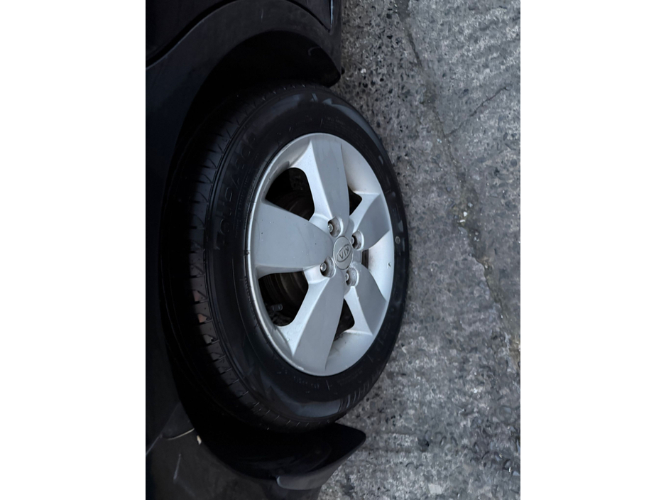 2009 Kia Rio - image 3