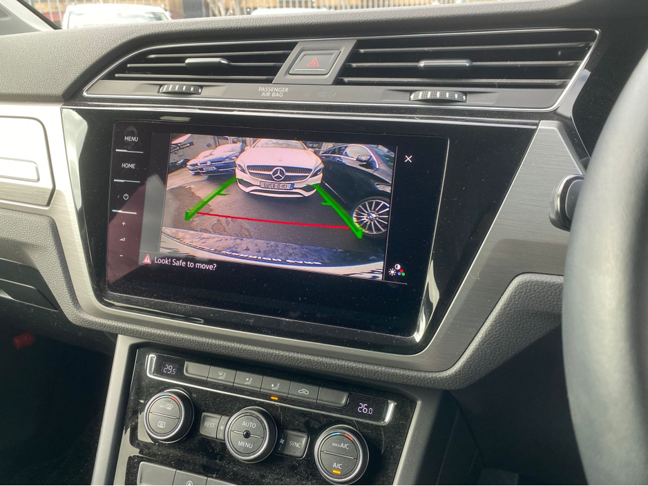 2020 Volkswagen Touran - image 8