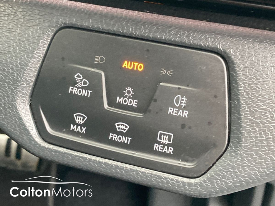 2023 Volkswagen ID.5 - image 19