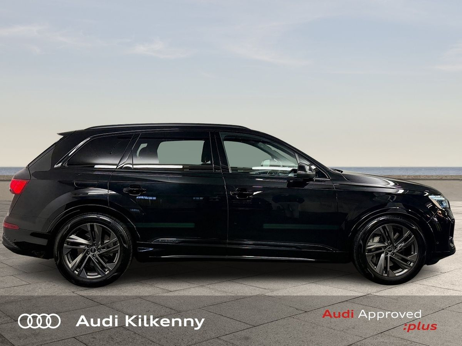 2024 Audi Q7 - image 8