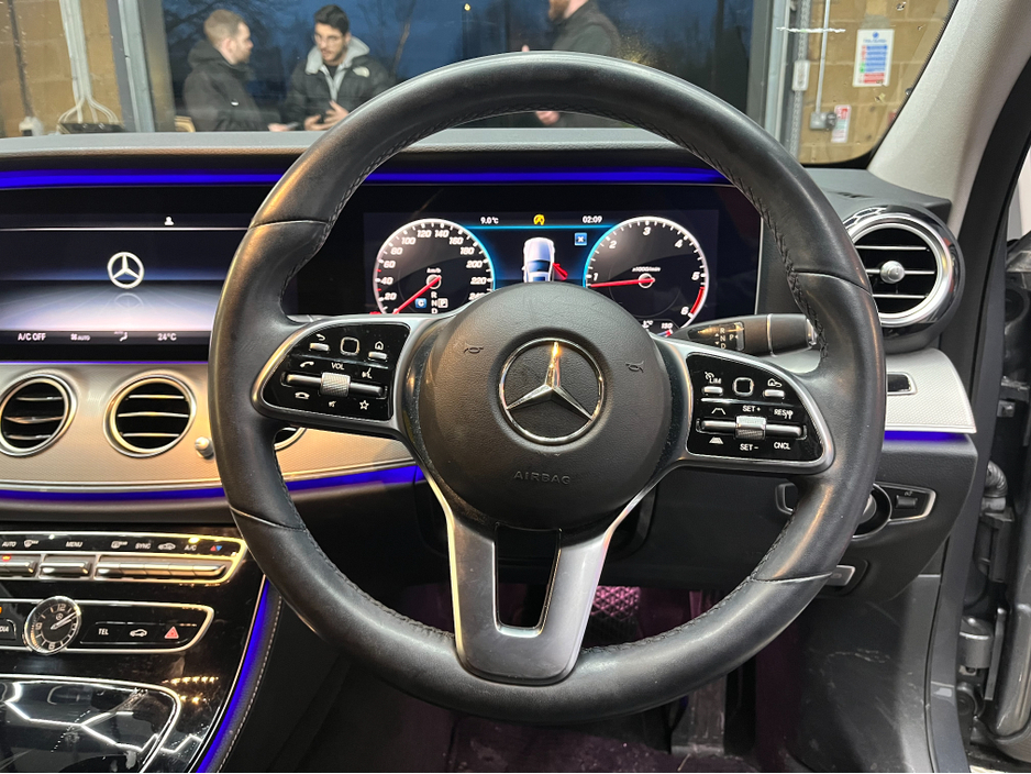 2018 Mercedes-Benz E Class 2018 MERCEDES-BENZ E220D AVANTGARDE 2.0 AUTOMATIC / CRUISE CONTROL / 360° PARKING CAMERA / ELECTRIC MEMORY HEATED FRONT AND REAR SEATS / PADDLE SHIFTERS / APPLE CARPLAY / AMBIENT LIGHTS