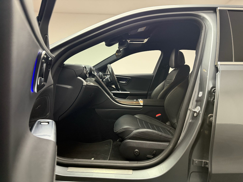 2022 Mercedes-Benz C Class - image 12