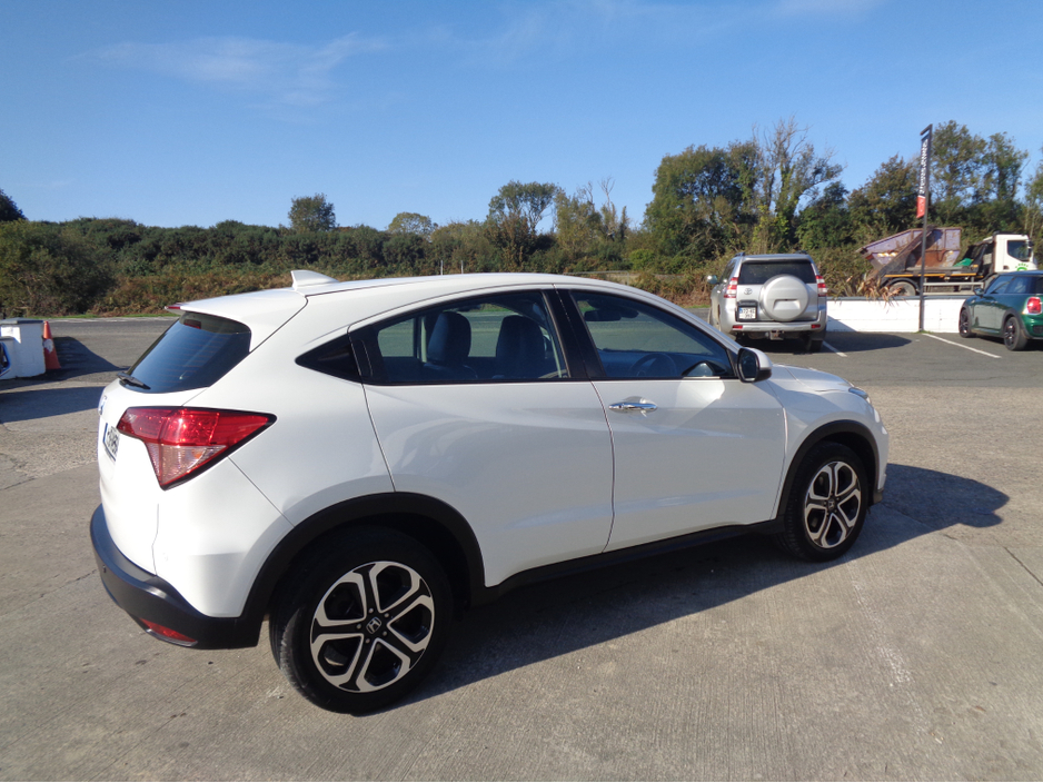 2018 Honda HR-V NEW NCT 2026, AUTO. VTEC, €270 TAX, LOW KMS. S./HISTORY. €20,999