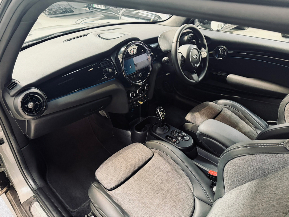 2022 MINI Hatch - image 11