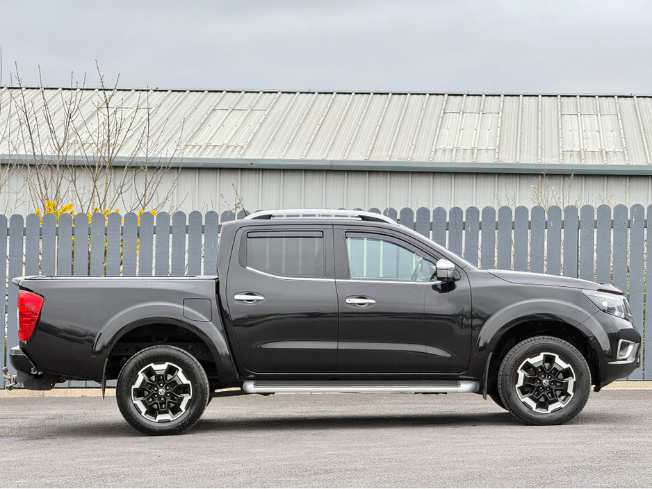 2019 Nissan Navara - image 9