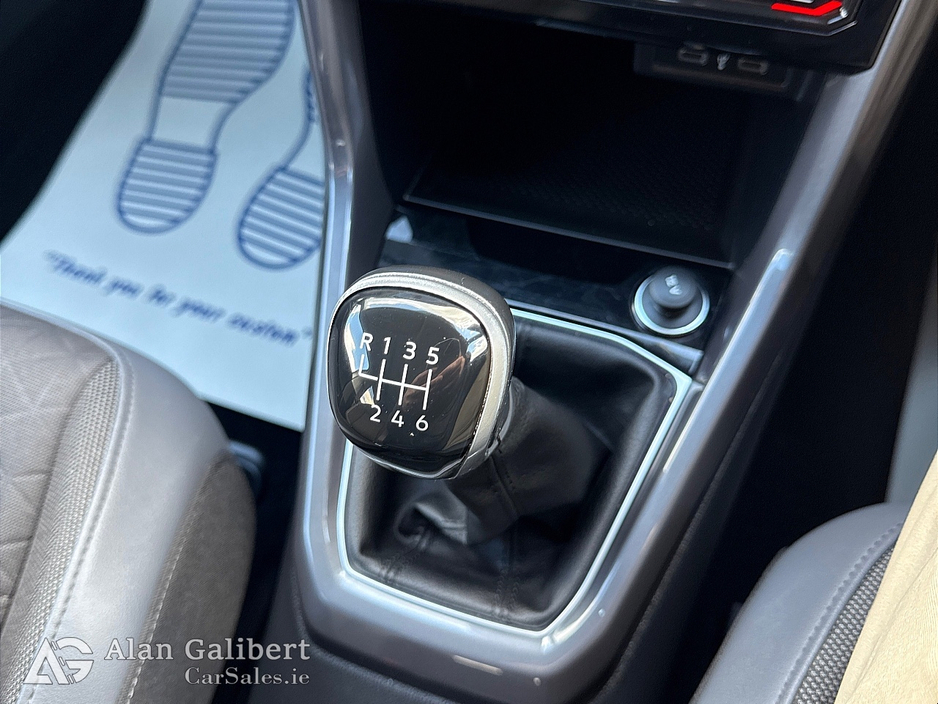 2022 Volkswagen T-Cross - image 13