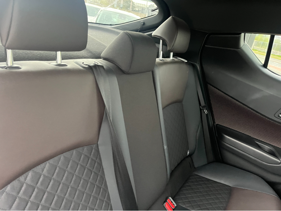 2018 Toyota C-HR - image 9