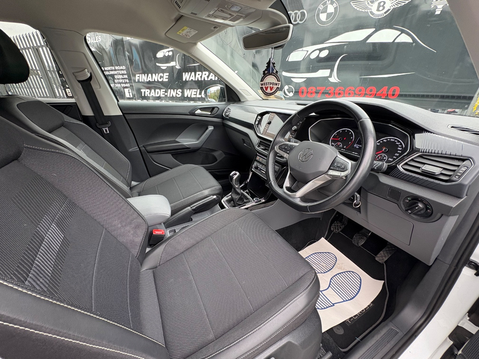 2021 Volkswagen T-Cross - image 13