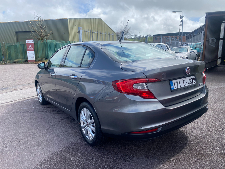 2017 Fiat Tipo - image 4