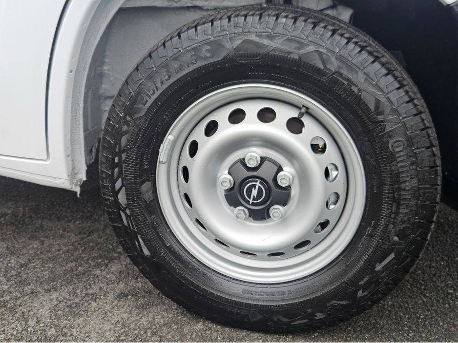 2026 Opel Movano Chassis-cab 2.2 140PS €31,378