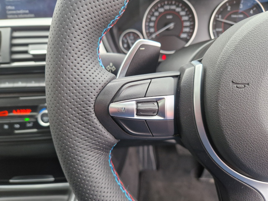 2013 BMW 3 Series - image 35