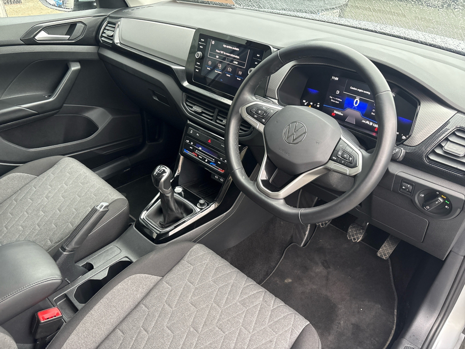 2025 Volkswagen T-Cross - image 6