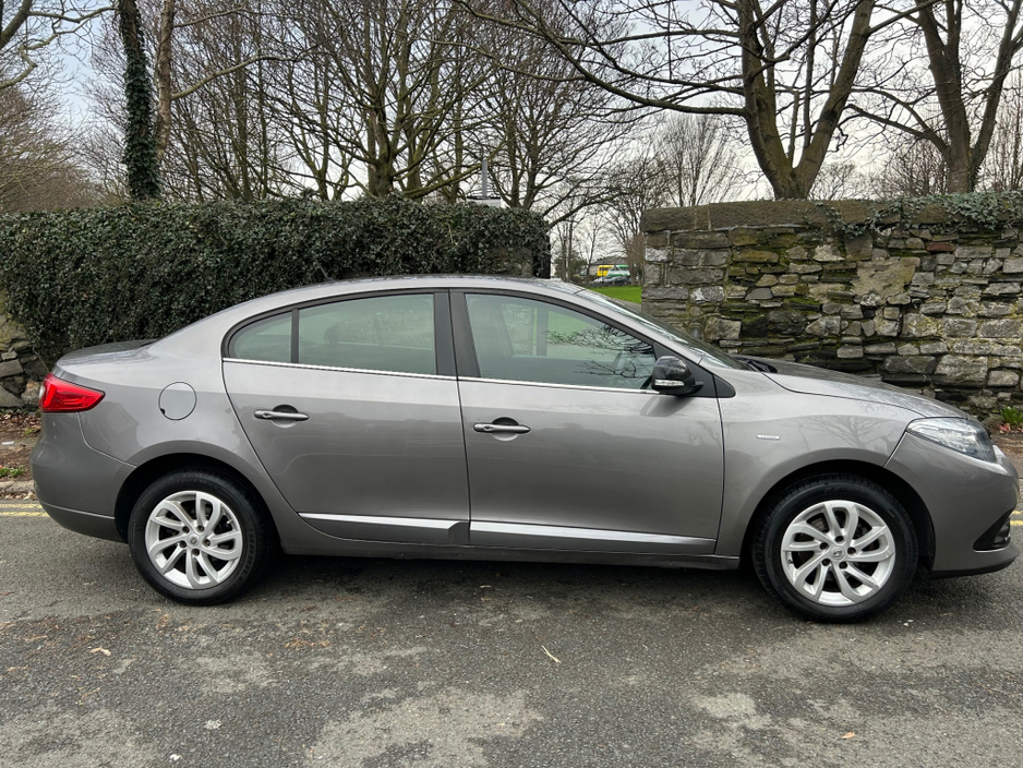 2016 Renault Fluence - image 4