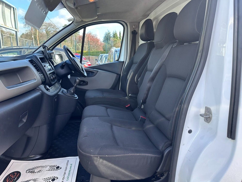 2016 Renault Trafic - image 8