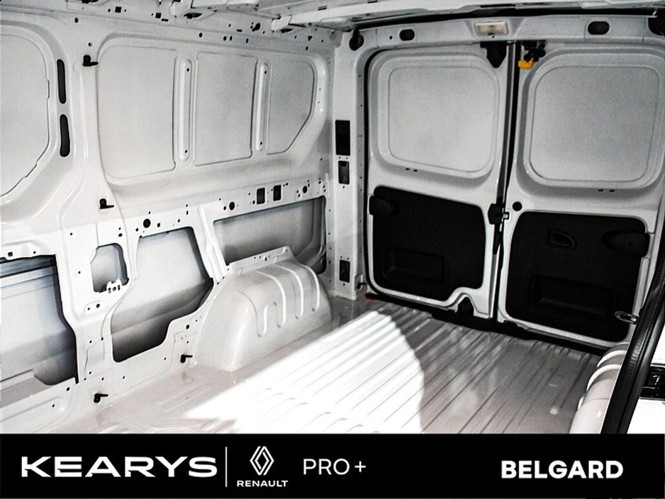 2025 Renault Trafic - image 7
