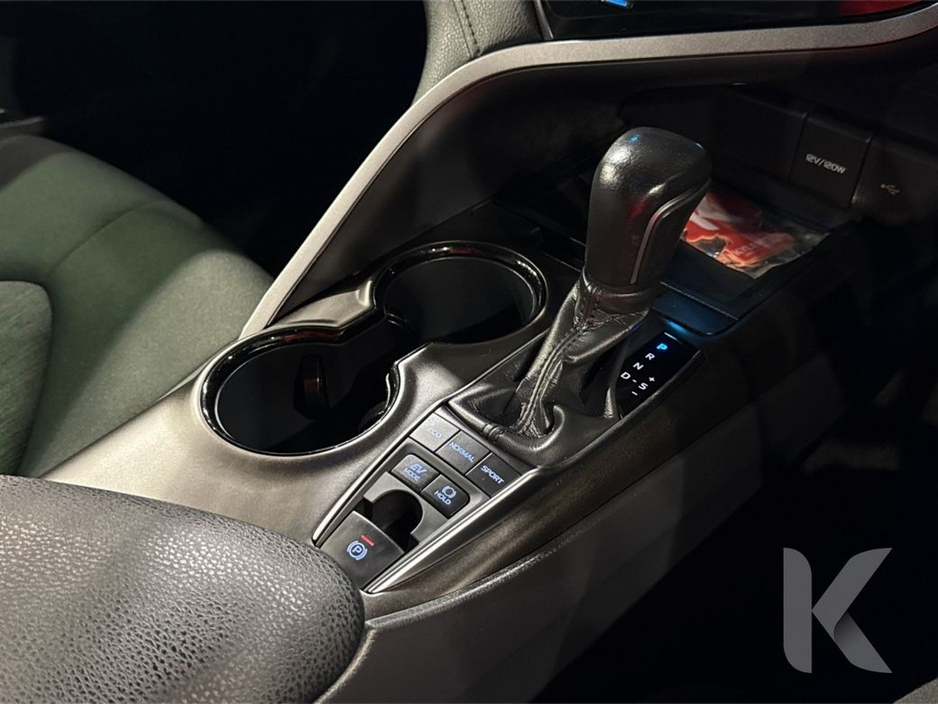 2022 Toyota Camry 2.5 AUTOMATIC - HYBRID - MULTI FUNCTION STEERING WHEEL - CRUISE CONTROL - LANE KEEP ASSIST - REVERSE CAMERA €30,950