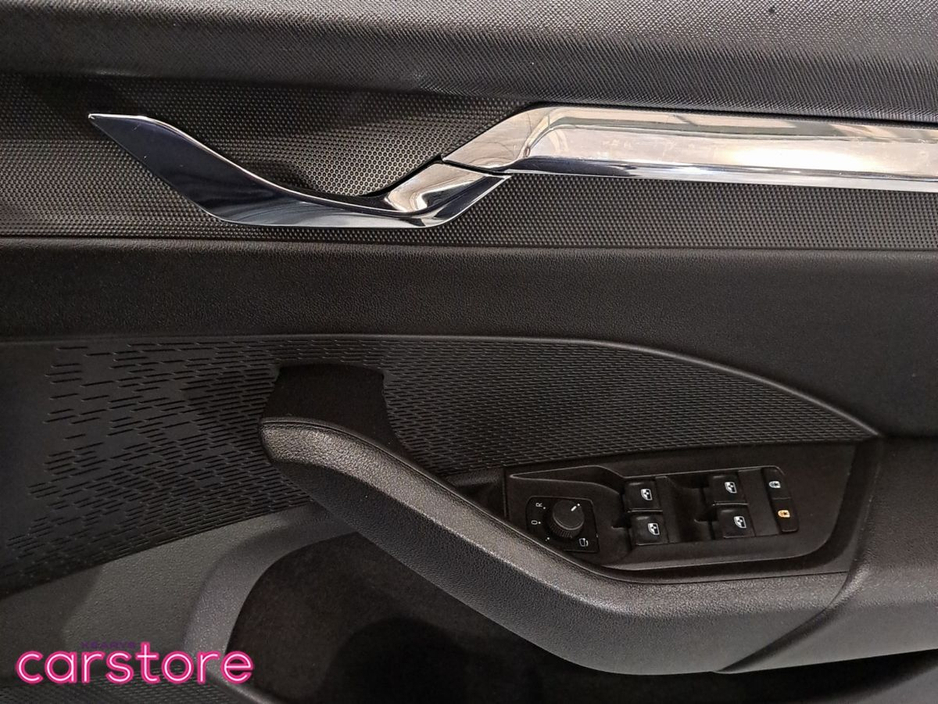 2021 Skoda Octavia - image 17