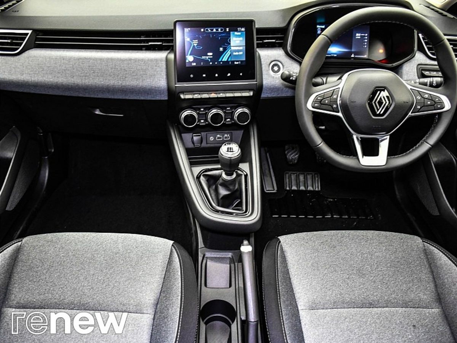 2025 Renault Clio - image 2