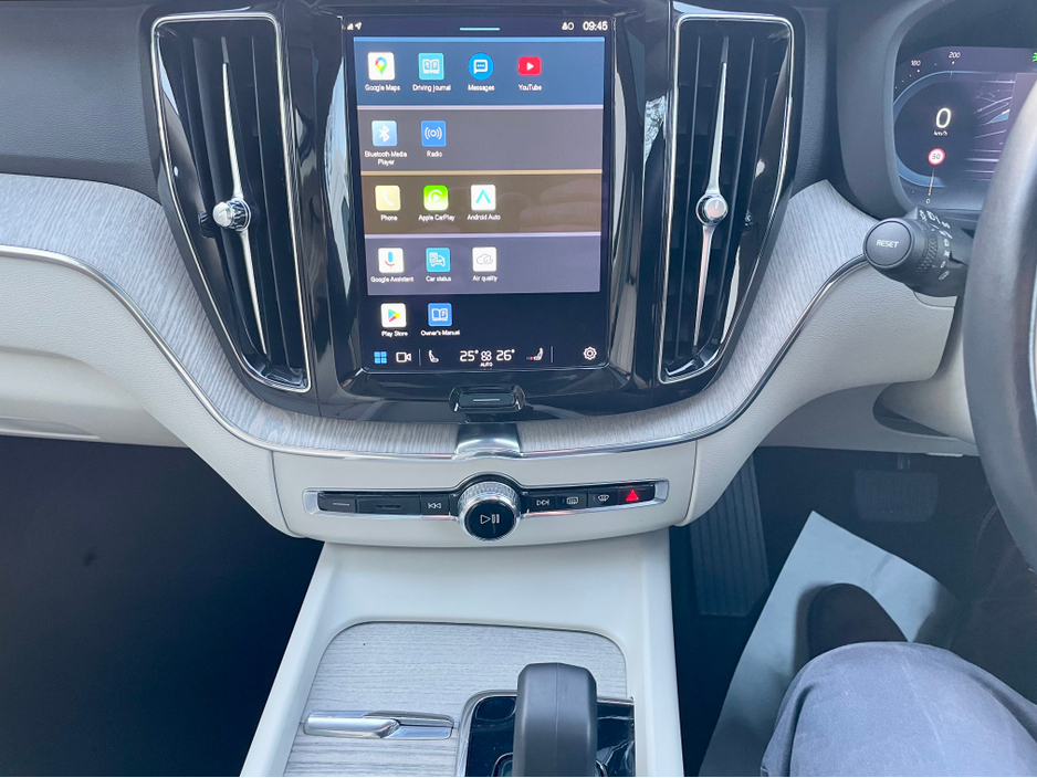 2023 Volvo XC60 - image 10