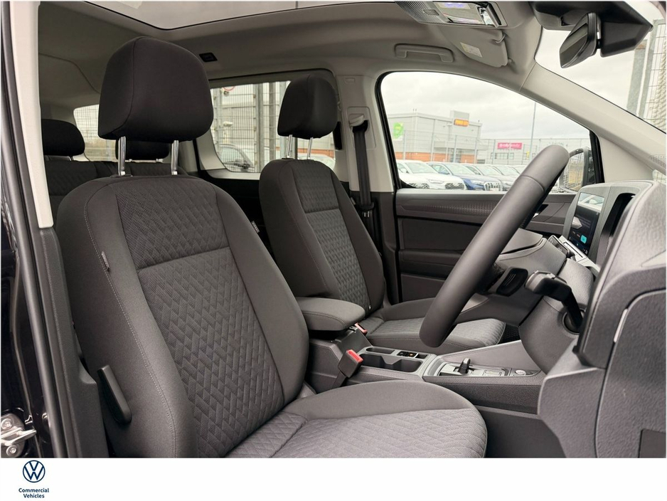 2026 Volkswagen Caddy Maxi Life - image 9