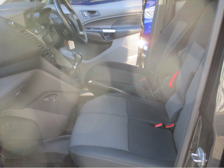 2021 Ford Transit Connect - image 15