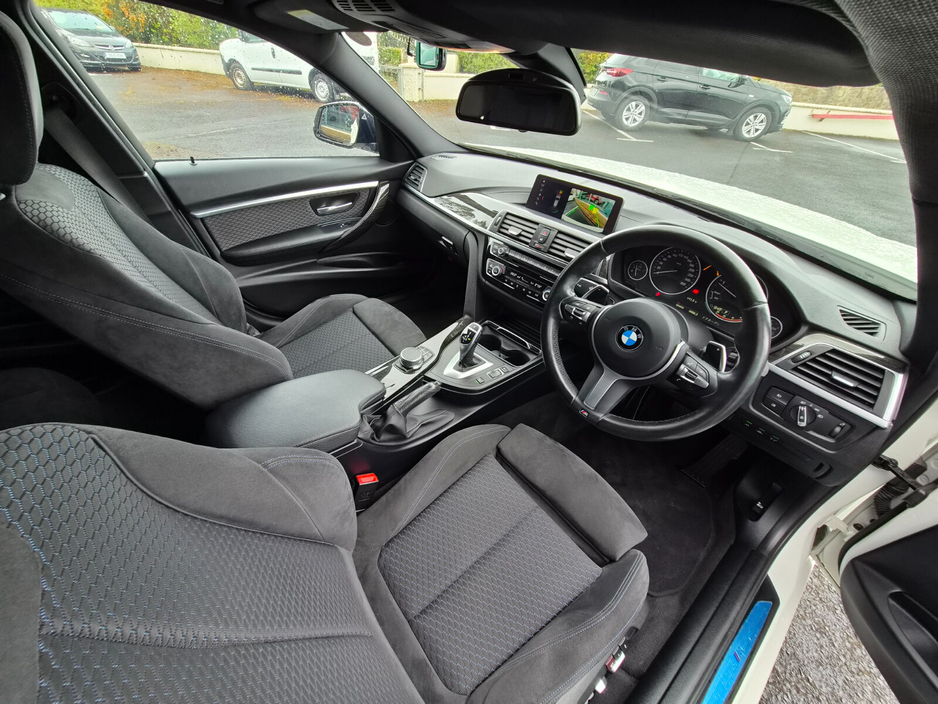 2018 BMW 3 Series - image 10