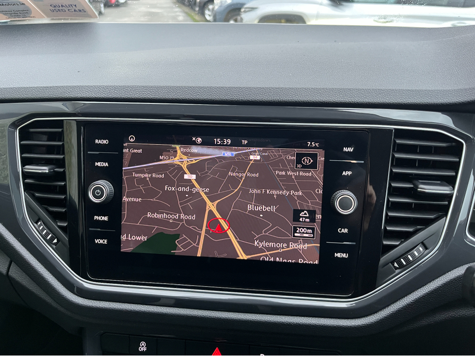 2020 Volkswagen T-Roc SPORT AUTOMATIC 1.5 PETROL //HIGH SPEC//PANORAMIC GLASS ROOF//SAT NAV//KEYLESS ENTRY//