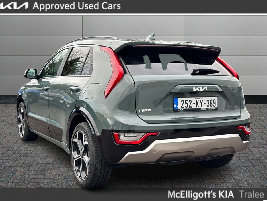 2025 Kia Niro - image 2