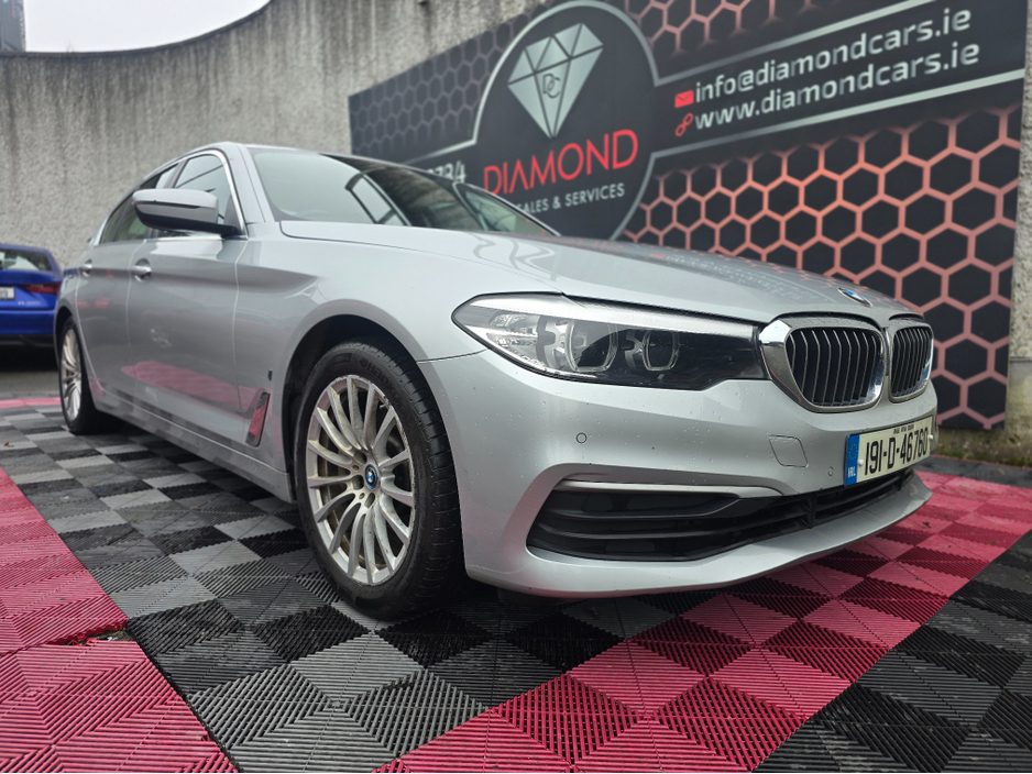 2019 BMW 5 Series - image 9