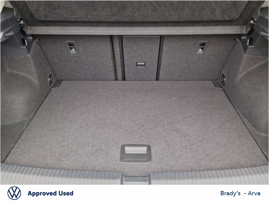 2023 Volkswagen T-Roc - image 10