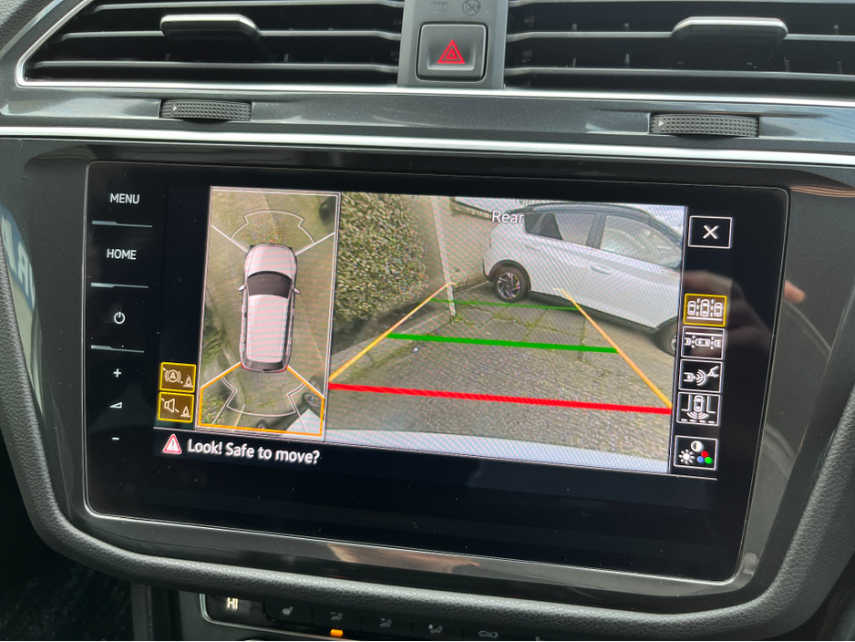 2020 Volkswagen Tiguan - image 24