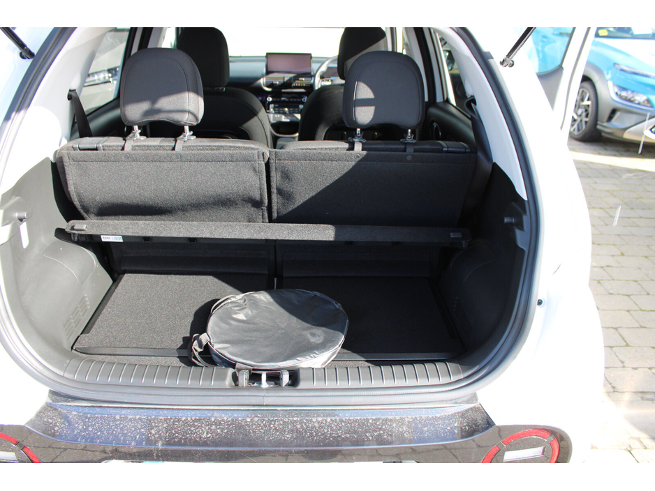 2025 Hyundai Inster - image 25