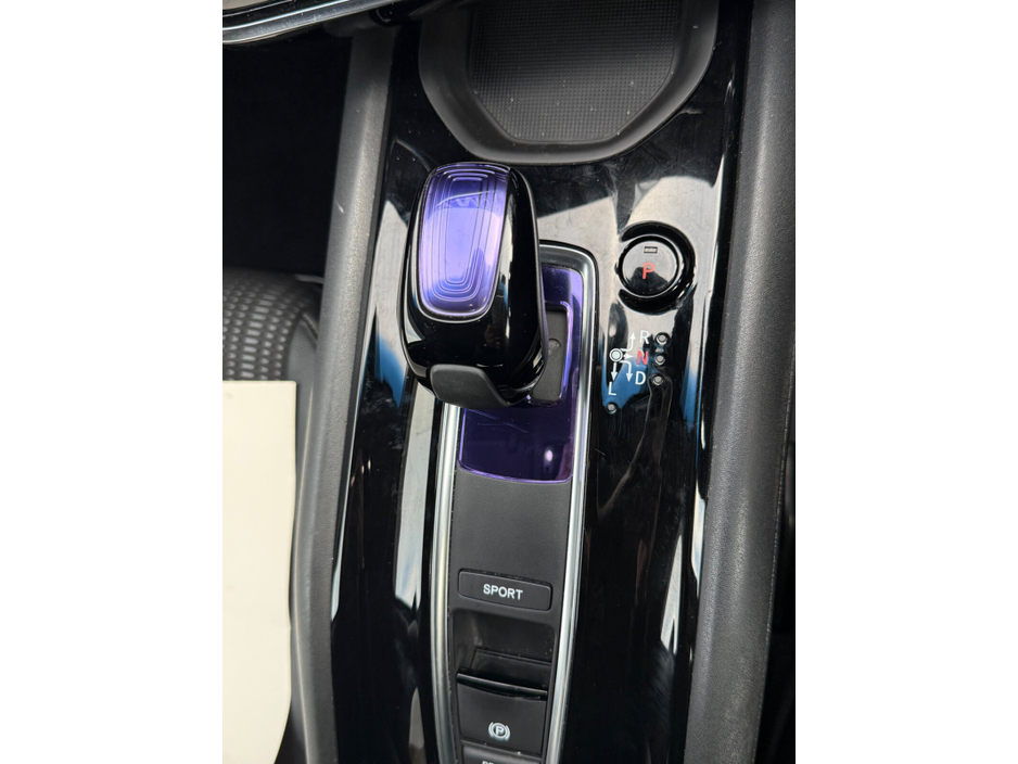 2017 Honda Vezel - image 11