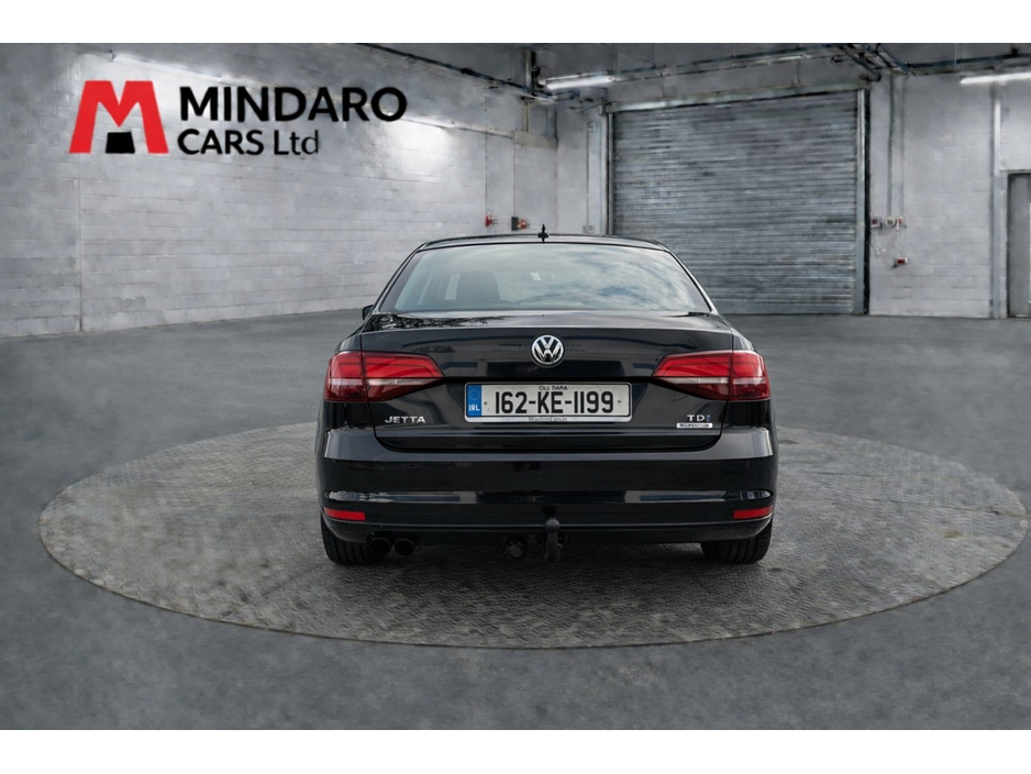 2016 Volkswagen Jetta - image 3