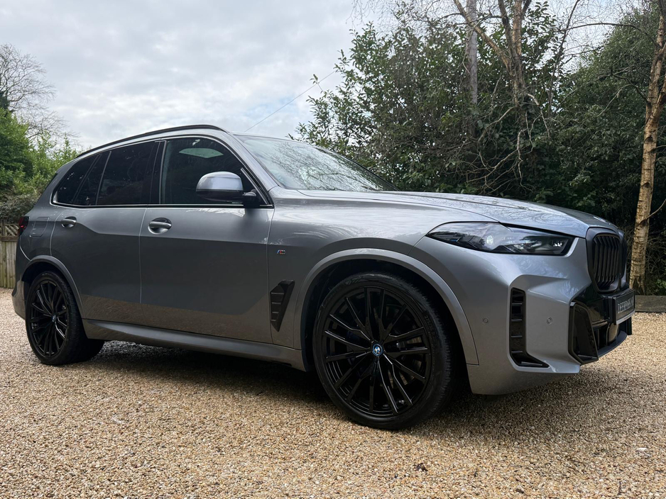 2025 BMW X5 50E M SPORT PRO XDRIVE *Tech Pack…SkyLounge…22 inch Alloys* €97,950