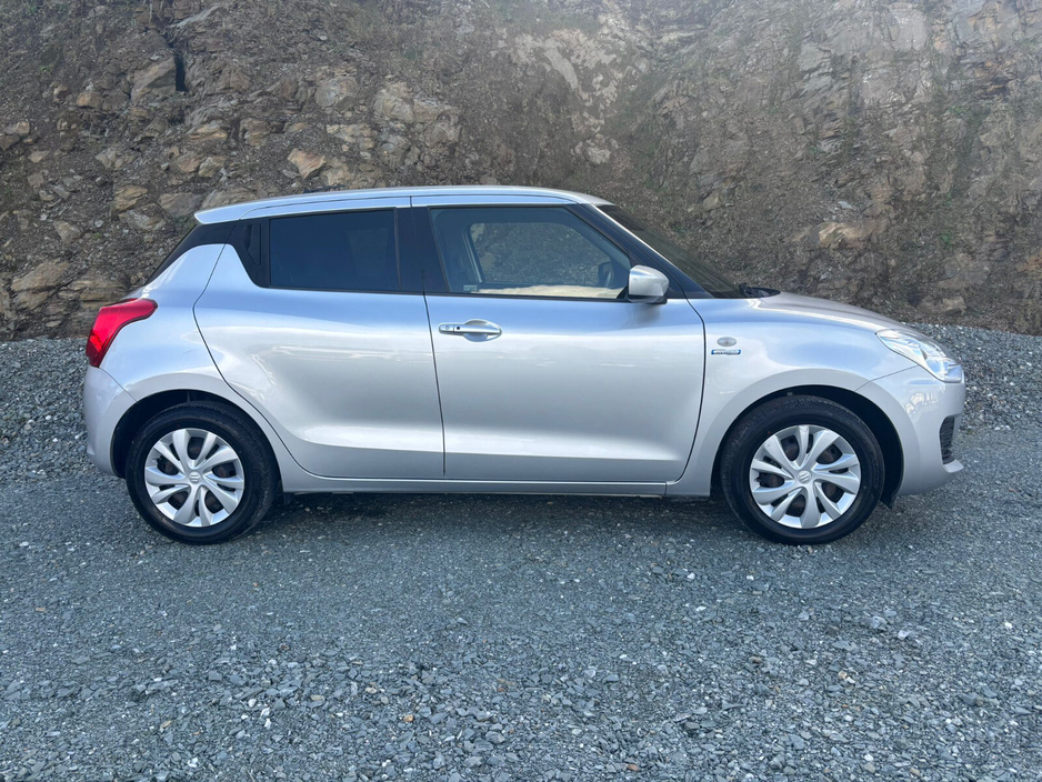 2021 Suzuki Swift - image 2